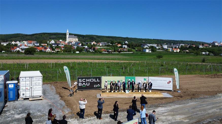 Spatenstich für Siedlung auf der Kleinhöfleiner Mandelallee 