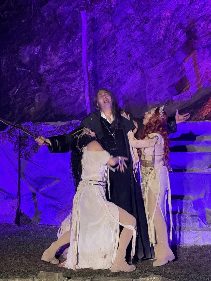 Dracula kehrt nach Lockenhaus zurück - mit der BVZ sind Sie dabei! Dracula kehrt nach Lockenhaus zurück - mit der BVZ sind Sie dabei!