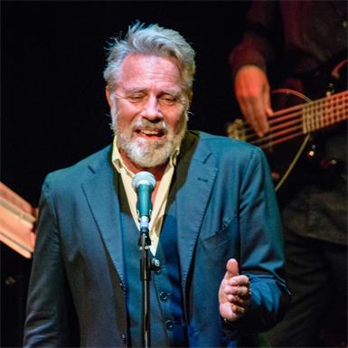 Adi Hirschal startet mit 77 Jahren nochmals musikalisch durch