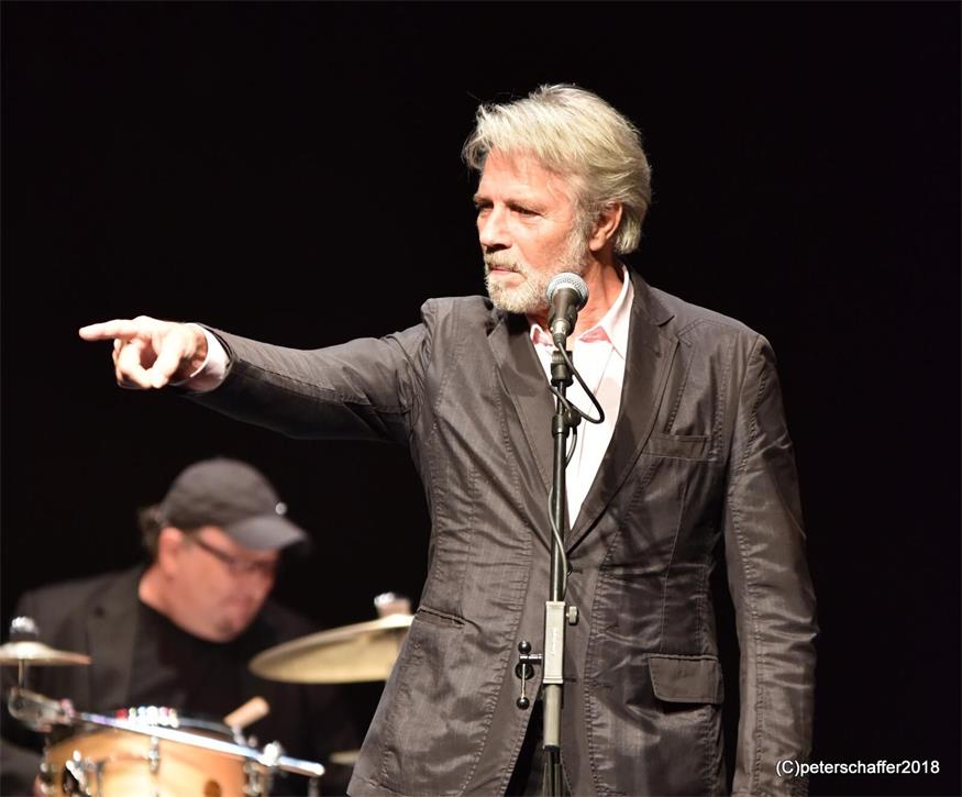 Adi Hirschal startet mit 77 Jahren nochmals musikalisch durch 