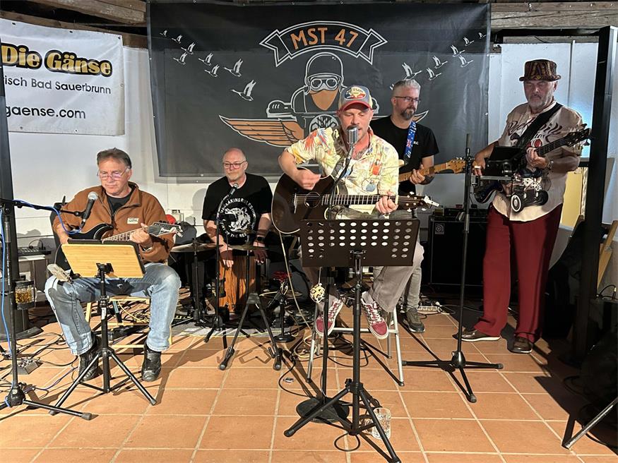 Der Motorradstammtisch „Die Gänse“ feierte seinen 25-jähriges Jubiläum Der Motorradstammtisch „Die Gänse“ feierte seinen 25-jähriges Jubiläum