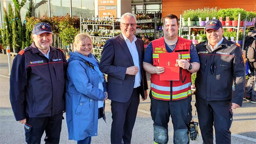 Feuerwehr Kleinhöflein übte Verhalten bei einem Baumarkt-Brand 