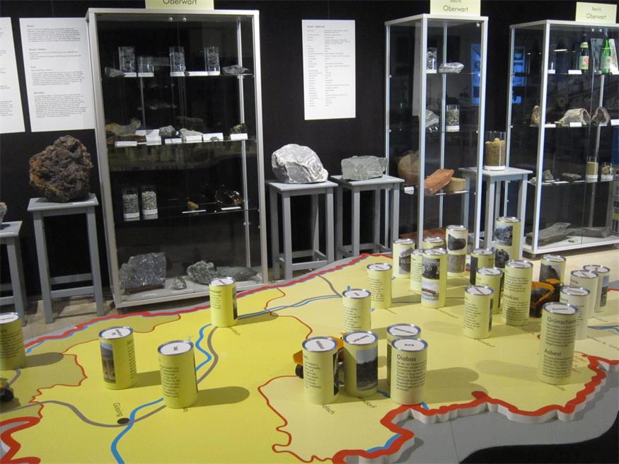 Auf der Spur der Bodenschätze im Felsenmuseum Bernstein Auf der Spur der Bodenschätze im Felsenmuseum Bernstein