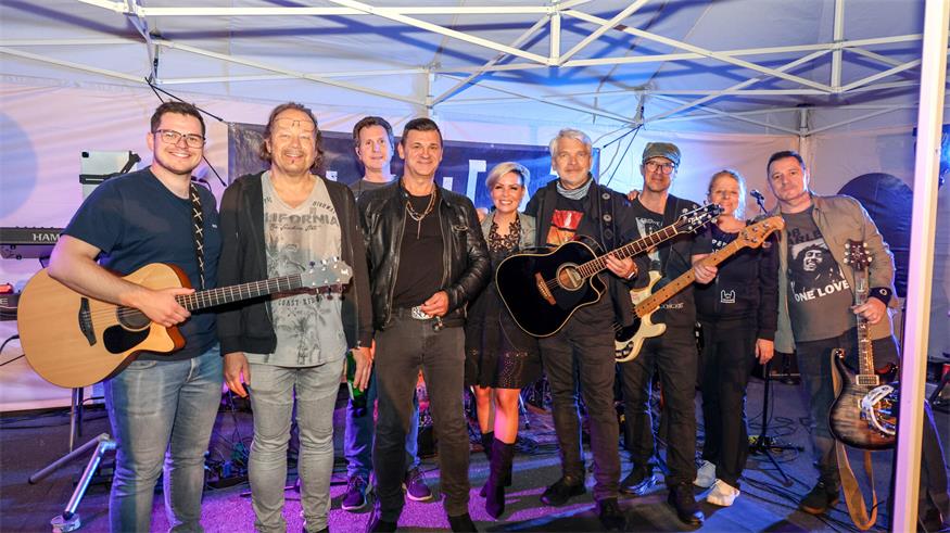 Partystimmung am Dorfanger Lorettos 