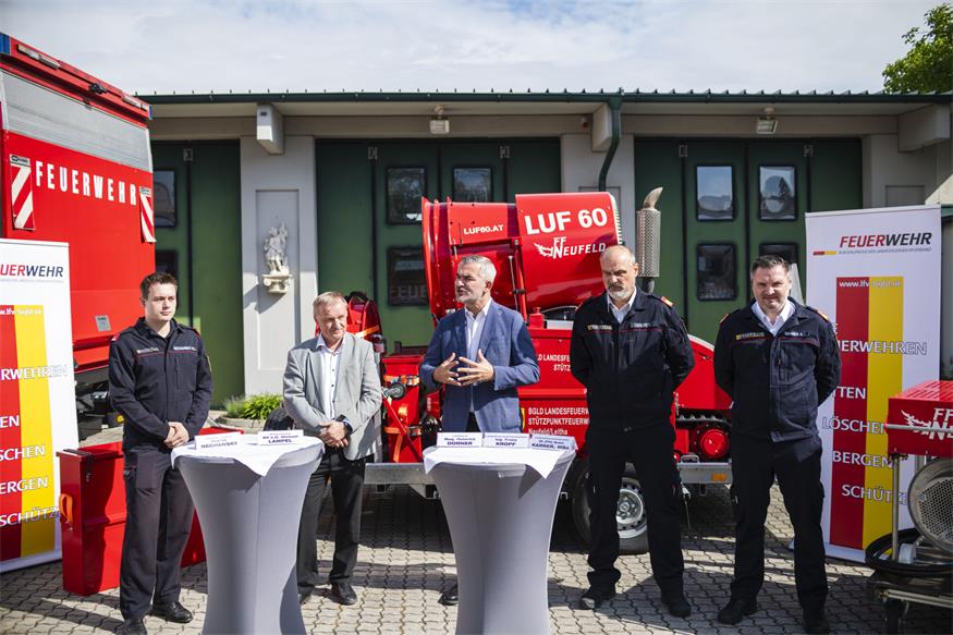 Hightech-Löschroboter für die Neufelder Feuerwehr Hightech-Löschroboter für die Neufelder Feuerwehr