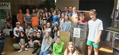 Goldene Mistkäfer für Gymnasium Mattersburg und Antauer Künstler