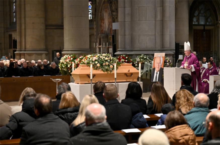 Bischof Manfred Scheuer beim Requiem im Dom