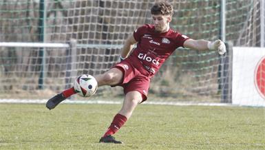Bitter! Pamas Keeper Niklas Groß fällt aufgrund eines Bänderrisses aus.Christopher Schneeweiß