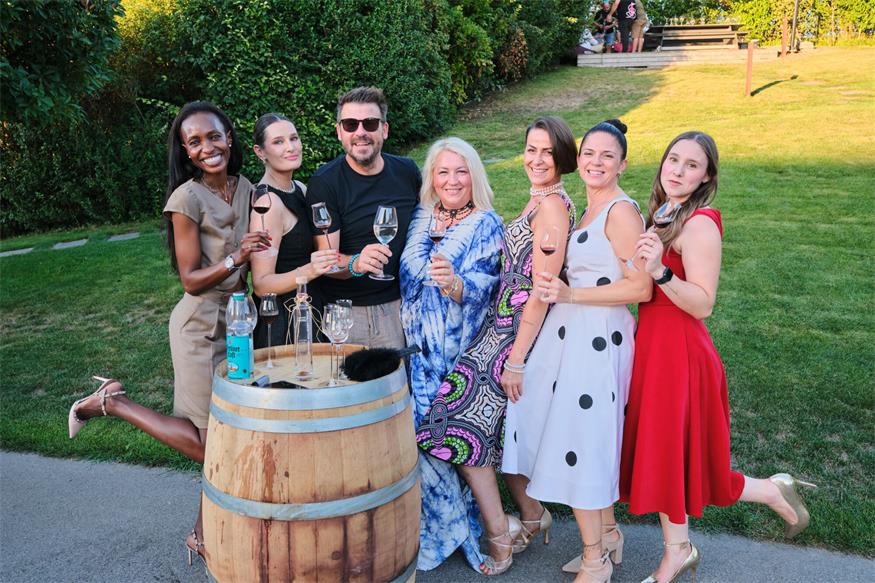 Brenda Severin, Loreta Verikas, Hannes Reeh, Agnes Marcovic, Silvia Juhosova, Daniela Bauer und Christin Molnar