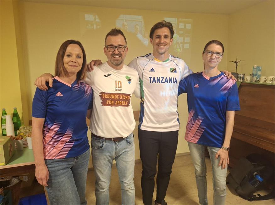 Brigitta Korzil, Marko Amminger, Patrick Floiger und Barbara Michalitsch beim Vortrag. 