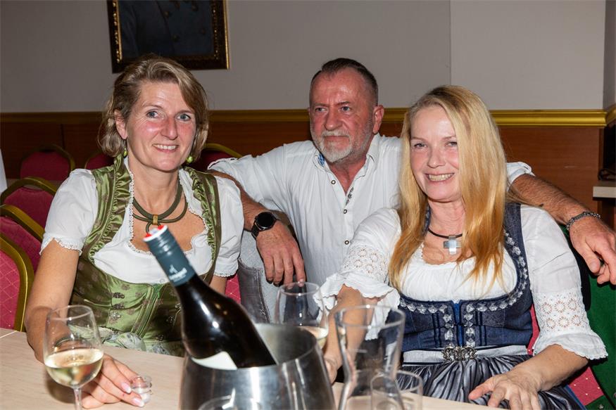 O'zapft war's beim Bockbieranstich des Sportvereins
