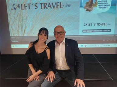 Bürgermeister Georg Rosner gratuliert Steffi Tuider zur Eröffnung.