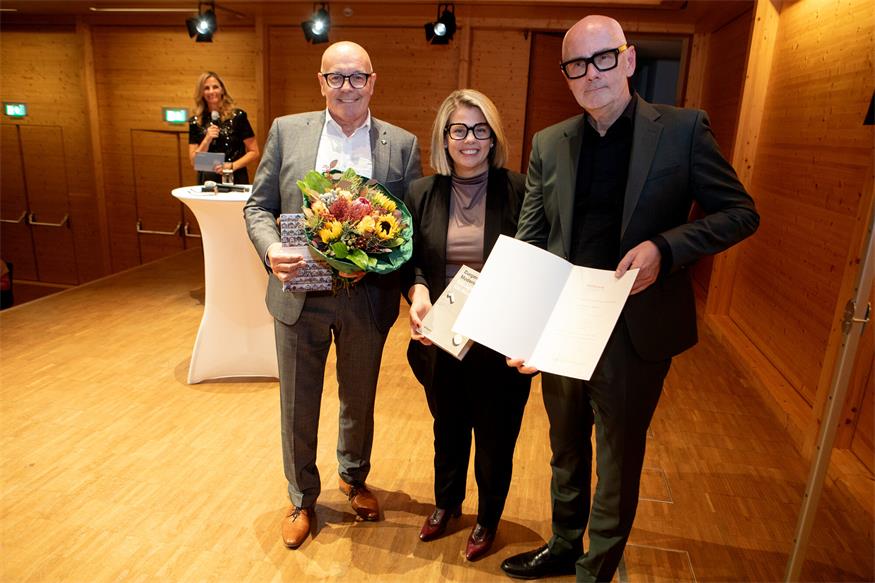Schilfdachhaus aus Weiden am See gewinnt erneut Architekturpreis