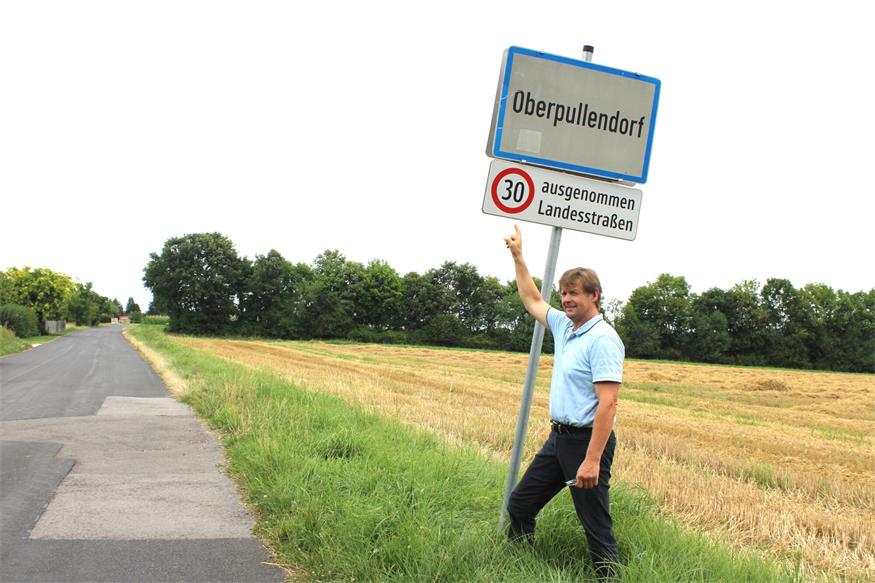 Bürgermeister Hannes Heisz weist darauf hin, dass ab sofort in ganz Oberpullendorf - ausgenommen Landesstraßen - eine Höchstgeschwindigkeit von 30km/h gilt.