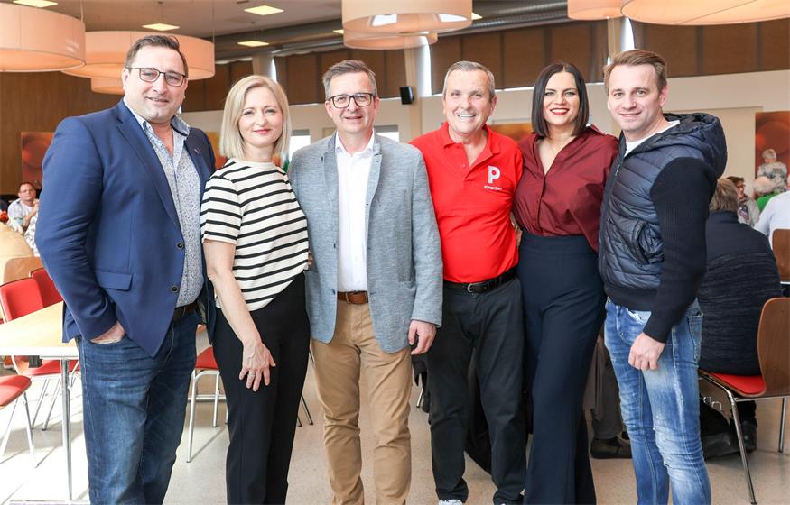 Fesche Models am Catwalk in Klingenbach