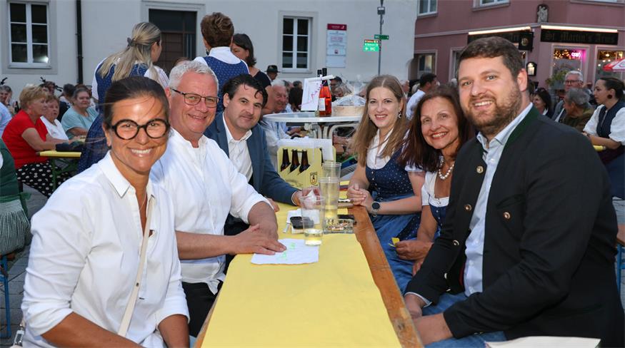 Grillparty vor der Haydnkirche