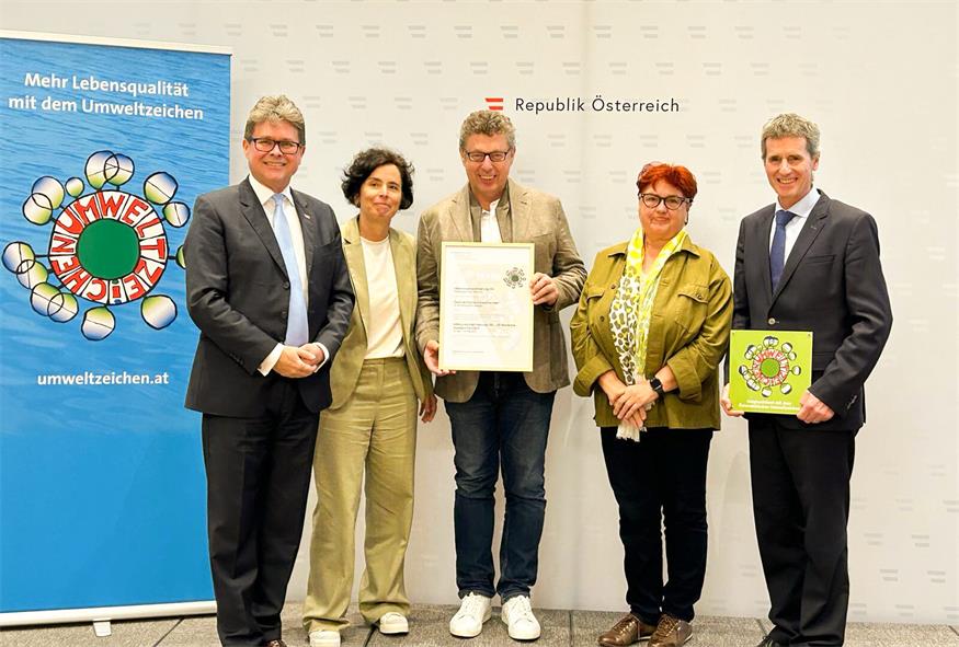 Bundesminister Martin Polaschek, Sonja Zamecnik, Alfred Sutrich, Martina Sutrich, Sektionschef Christian Holzer (Umweltministerium)
