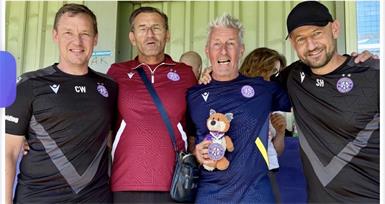 Burgenländer im violetten Einsatz: FAK-Assistenzcoach Christian Wegleitner, die Camp-Trainer Kurt Jusits und Martin Plattensteiner sowie Cheftrainer Stephan Helm (v.l.). 