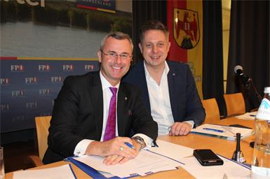 Burgenland-Duo für die Nationalratswahl. der Dritte Präsident Norbert Hofer ist erster der Landesliste, Parteichef Alexander Petschnig gleich dahinter auf Platz zwei.