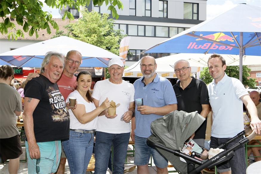 Calos Weimann, Werner Glösl, Manuela Horvath, Bürgermeister Georg Rosner, Dieter Reischitz, Ewald Hasler und Marc Seper. 
