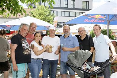 Calos Weimann, Werner Glösl, Manuela Horvath, Bürgermeister Georg Rosner, Dieter Reischitz, Ewald Hasler und Marc Seper. 
