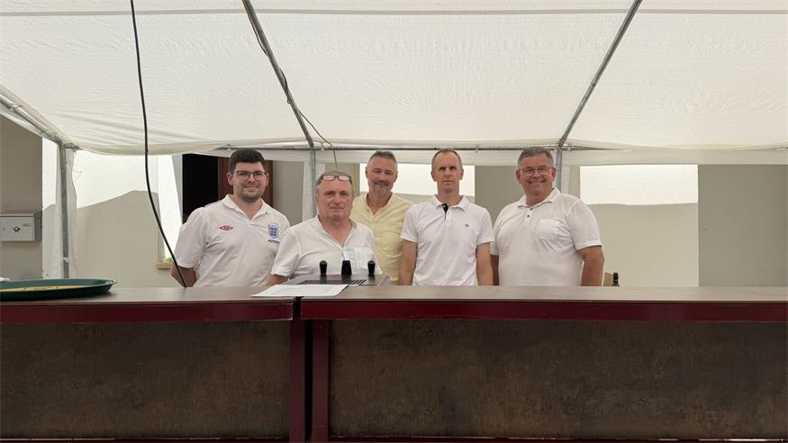 Christian Wedl, Vizebürgermeister Georg Dillhof, Reinhard Artner, Günter Gratzer und Christian Faymann packten fleißig mit an.