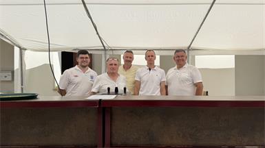 Christian Wedl, Vizebürgermeister Georg Dillhof, Reinhard Artner, Günter Gratzer und Christian Faymann packten fleißig mit an.