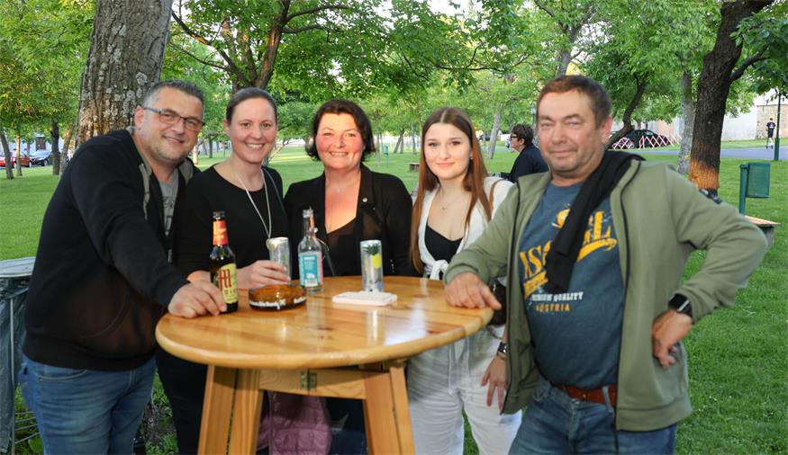Partystimmung am Dorfanger Lorettos