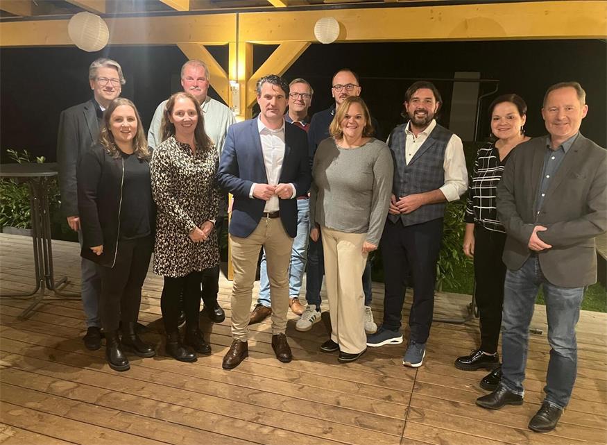 Christoph Winkler, Michaela Krutzler, Daniela Pratscher, Dieter Posch, Landesparteiobmann Christoph Zarits, Siegfried Jany, Christian Zetter, Michaela Hutter, der neu gewählte Gemeindeparteiobmann Bürgermeister Hans Unger, Elke Kainz und Wilfried Böhm (v.l.).