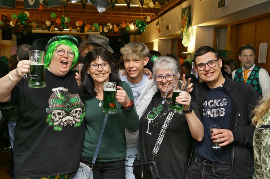 Claudia Csekits, Claudia Schils, Max Paukovits, Andrea Pandl und Jan Paukovits. 