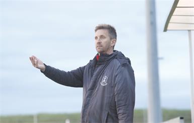 Comeback in der 1. Klasse Nord. Der Ex-Frauenkirchen-Coach Christian Pinter übernimmt in Nickelsdorf das Zepter. Er kennt die Liga wie seine Westentasche. 