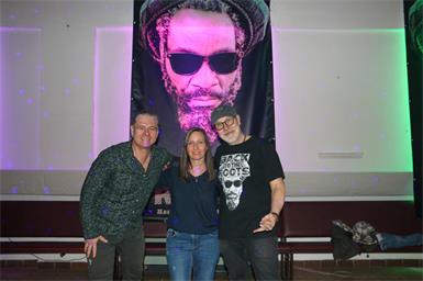 DJ Masi Schneeberger mit Sonja Aminger und DJ Nick Wukovits beim alljährlichen „Back to the Roots“ am Ostersonntag.