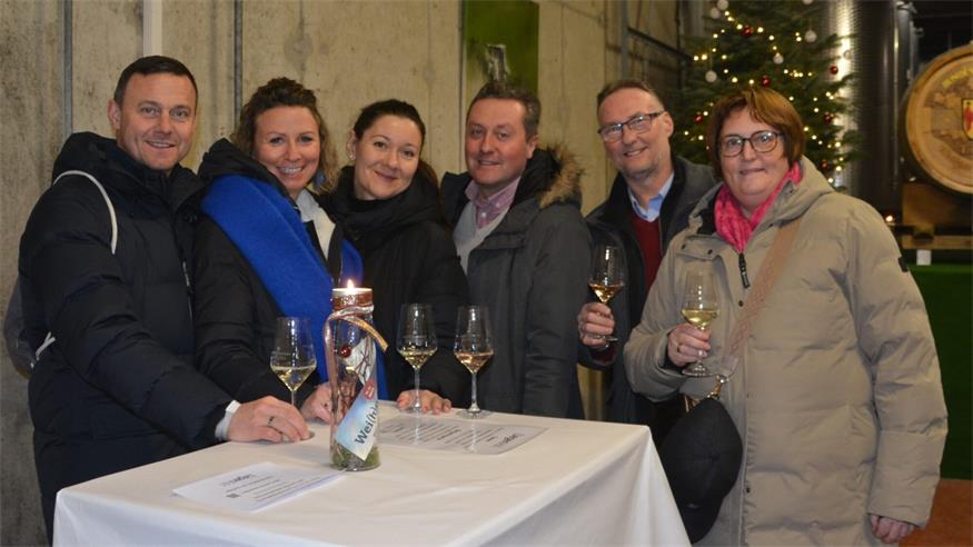 26. „Wei(h)nAchteln“ für „Licht ins Dunkel“