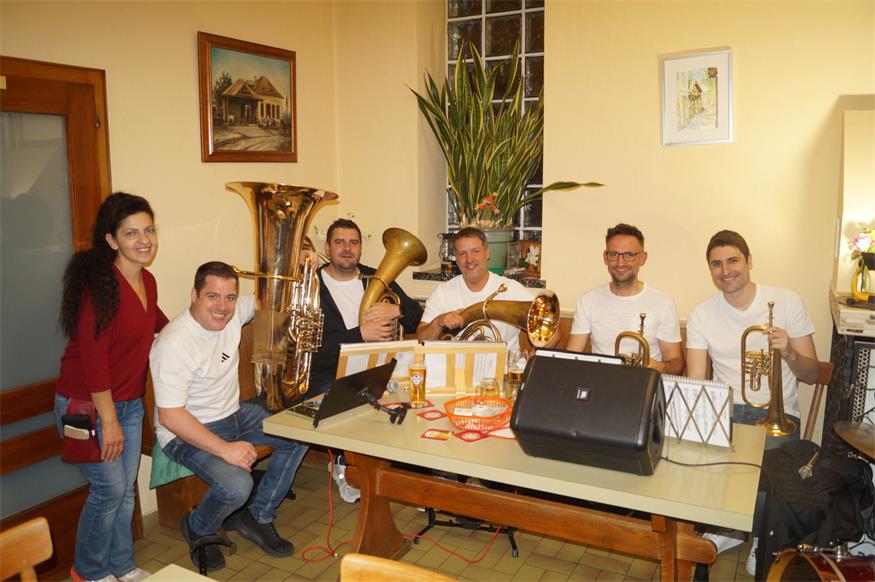 Dani Arslan und das Ensemble "Sixpack".