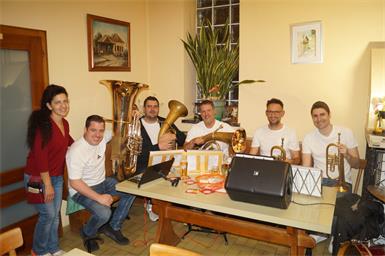 Dani Arslan und das Ensemble "Sixpack".
