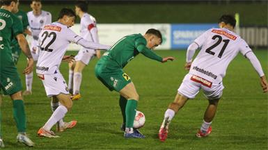Daniel Markl (Mitte) sorgte mit seinem Tor für den 1:1-Endstand. 