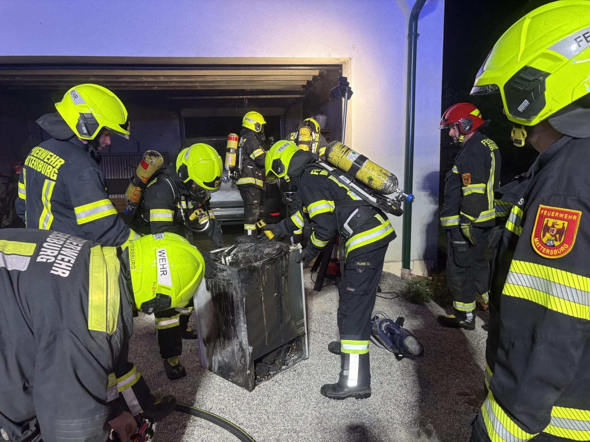 Dank des raschen Eingreifens konnte bereits rund 20 Minuten nach der Alarmierung „Brand aus“ gemeldet werden.