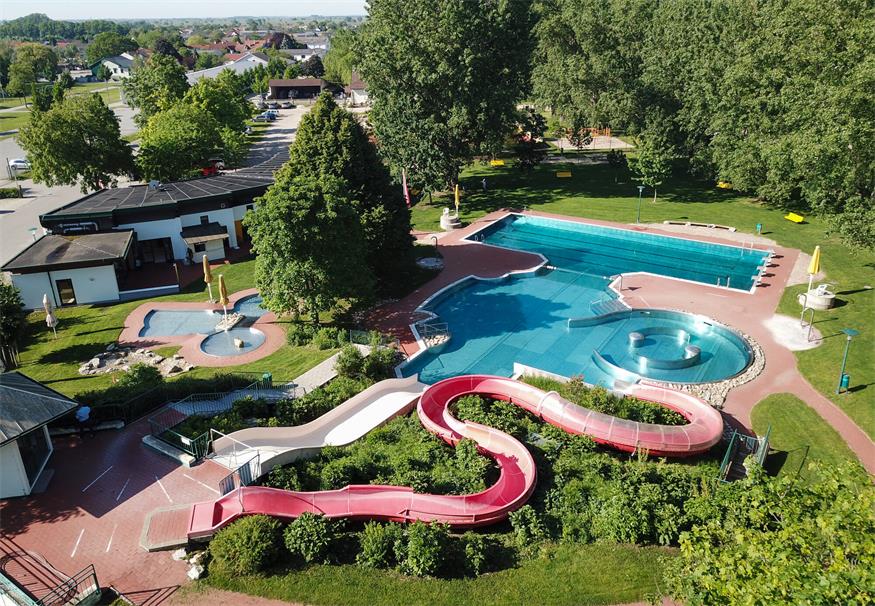 Das Aqua Splash Freibad verzeichnete heuer 41.000 Besucherinnen und Besucher. Nun ist die Gemeinde auf der Suche nach neuen Pächtern für das Badrestaurant.