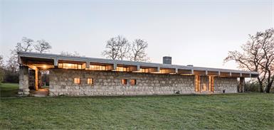 Das Bildhauerhaus in den Hügeln von St. Margarethen steht unter Denkmalschutz und beherbergt derzeit ein internationales Wissenschafts-Team.