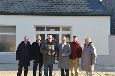 Das Dach der Kommunikationszentrums St. Georgen bekommt eine PV-Anlage, dazu gibt es E-Ladestationen und einen Bankomaten, beschloss der Gemeinderat einstimmig.