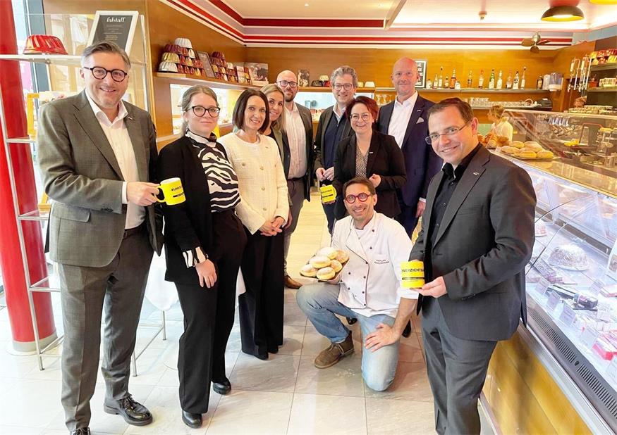 Das Expertenteam der Wirtschaftskammer Burgenland macht mit der Veranstaltungsreihe „Wirtschaft um 8“ überall im Land Station. Hier bei Kaplan am Kurpark in Bad Tatzmannsdorf.