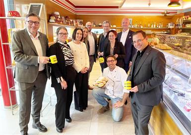 Das Expertenteam der Wirtschaftskammer Burgenland macht mit der Veranstaltungsreihe „Wirtschaft um 8“ überall im Land Station. Hier bei Kaplan am Kurpark in Bad Tatzmannsdorf.