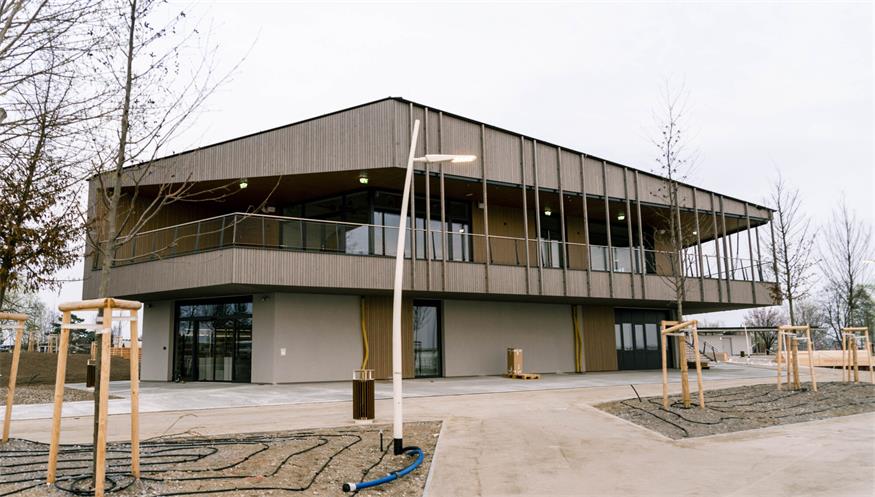 Das Marina-Gebäude ist das Herzstück des "Neuen Strand" in Breitenbrunn.