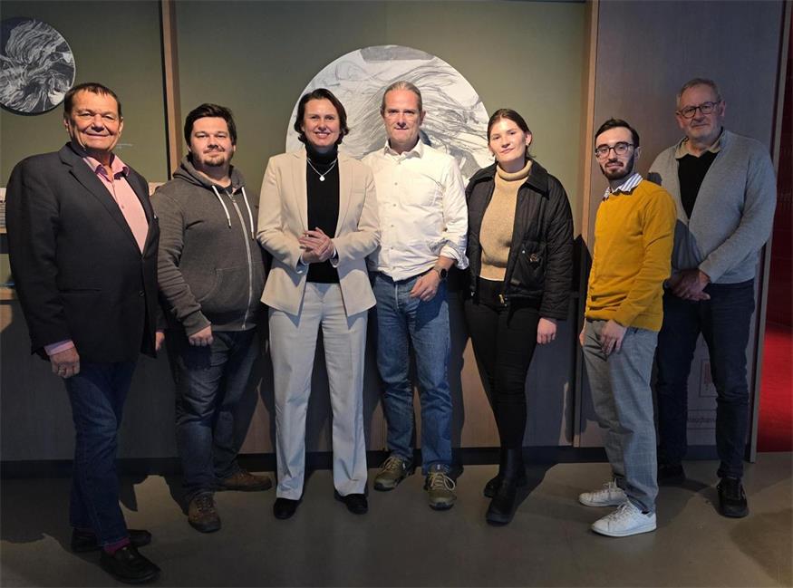 Das NEOS-Landesteam bei der Klausur (v.l.): Pinkafeld-Gemeinderat Edi Posch, Regionalkoordinator Degenhard Trubacek, Landesgeschäftsführerin Sylvia Neuherz, der interimistische Landessprecher Christoph Lach, das kooptierte Landesteam-Mitglied Hannah Hornek,JUNOS-Landesvorsitzender Philipp Gruber und Finanzreferent Peter Peikoff. 