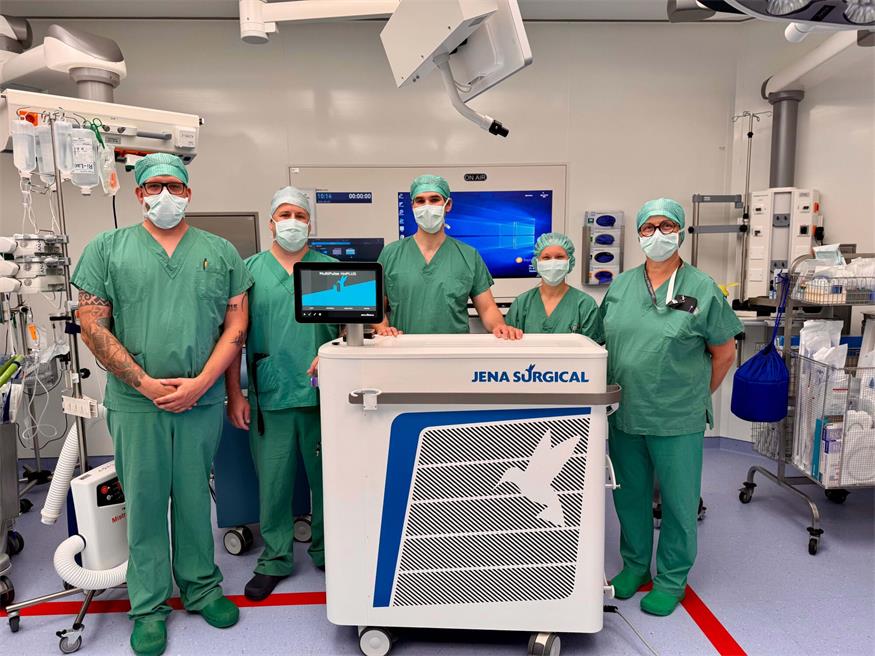 Das OP-Team rund um OA Dr. Dr. Karl Georg Sommer in der Klinik Kittsee: Michael Grohsschmidt, Patrick Hallach, Karl Georg Sommer, Marija Adadamovic und Beate Limp (v.l.)
