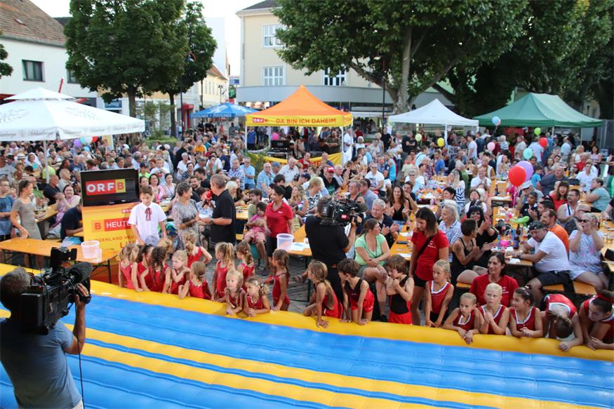 Das ORF Sommerfest am Veranstaltungsplatz war im vergangenen Jahr äußerst gut besucht. Heuer geht es am 16. August über die Bühne.