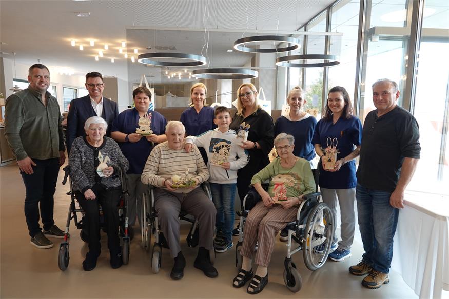 Das Pflegezentrum Drescher in Neutal verwandelte sich beim traditionellen Osterbasar zu einem gemütlichen Treffpunkt für Bewohner und Angehörige.