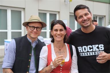 Das „Rocktoberfest“ der Rocks Mattersburg beim Pappelstadion am Samstag war ausgezeichnet besucht. Unter anderem Florian, Yana und Franz waren in guter Festtagsstimmung. 
