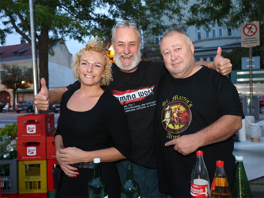 Grillparty vor der Haydnkirche