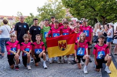 Das Team aus Oberschützen am Samstag bei der Begrüßungsfeier. 